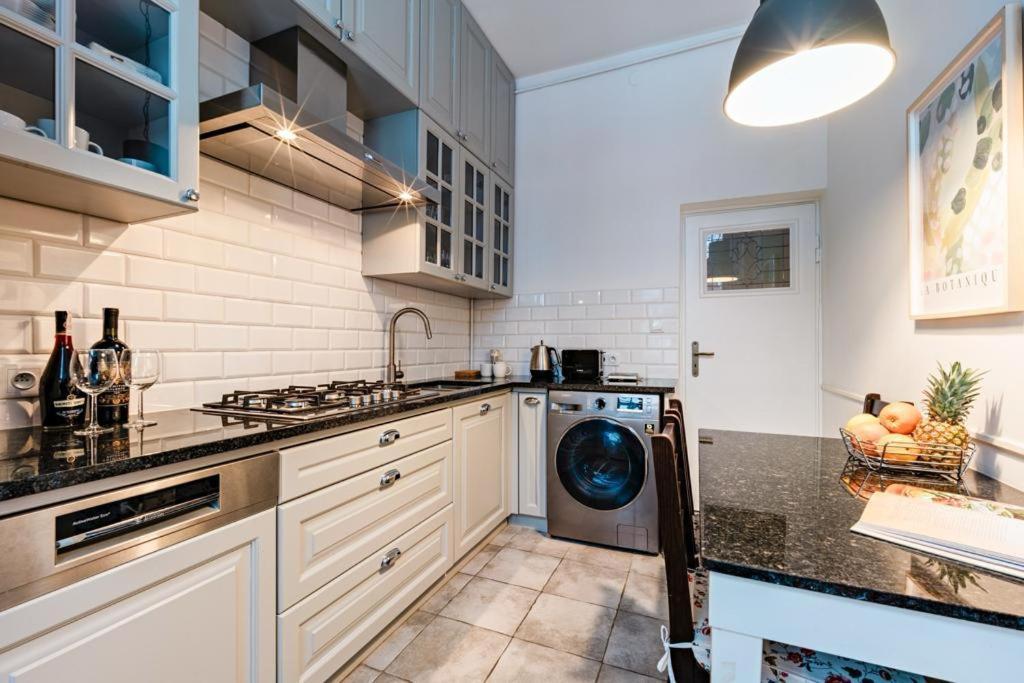 Maya's Flats & 31 - Z Dwiema Sypialniami Two Bedrooms Ogarna Str Old Town Apartment